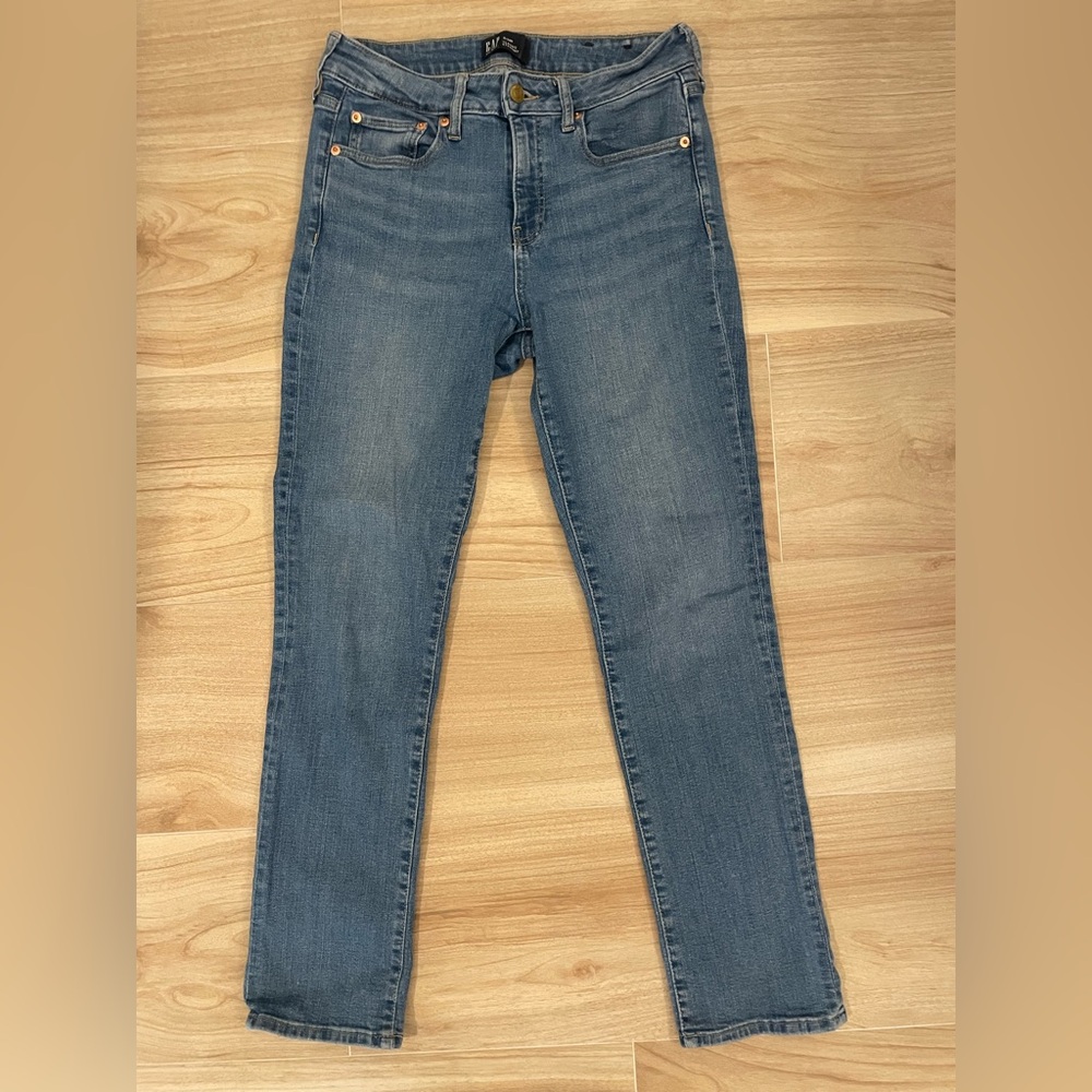 Gap Classic Straight Leg Jeans Medium Indigo in size 6/28 Regular
